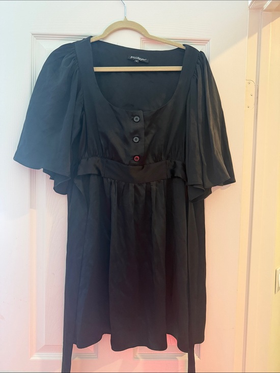Betsey Johnson Dresses & Skirts - Betsey Johnson Black Mini Dress with Flutter Sleeves